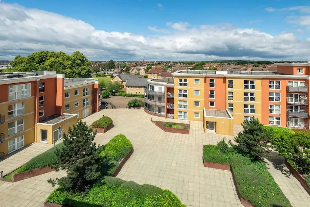 2-Bed Flat Next To Newbury Park Station Apartment Ilford United Kingdom
